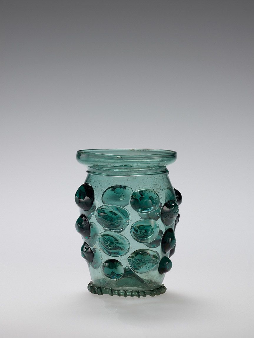Glass beaker from the early 1500s